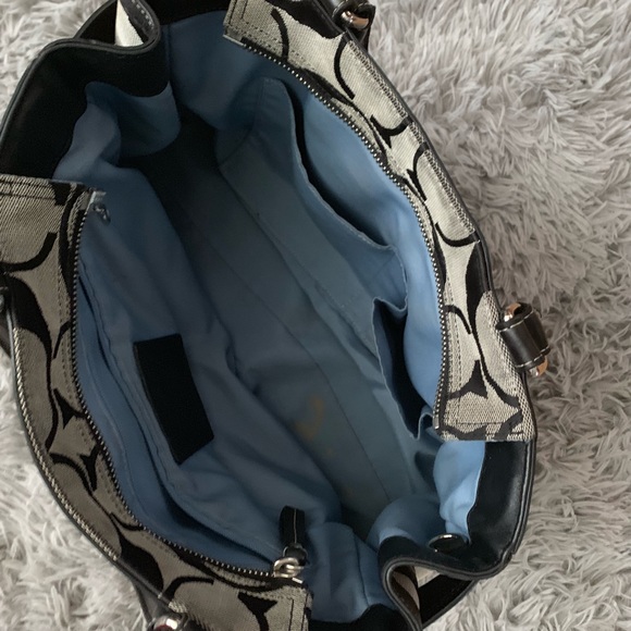 Coach purse - Picture 3 of 4